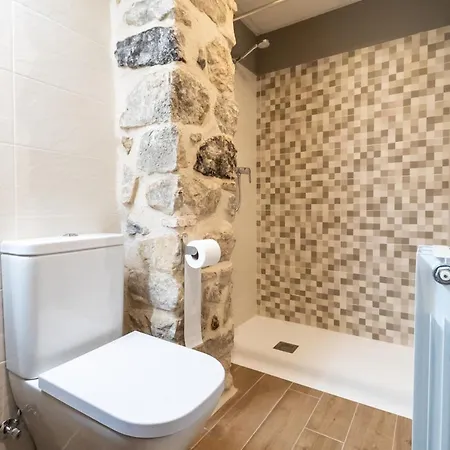 Encanto De * Вальдерробрес